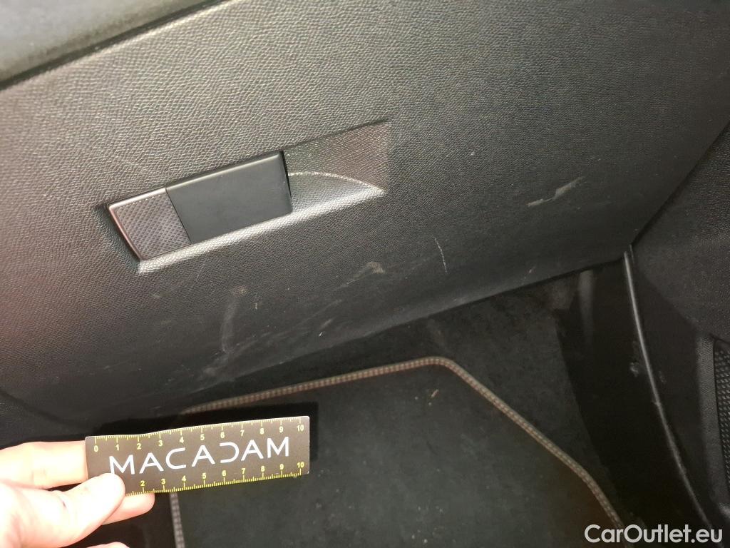  DS  DS7 DS DS 7 Crossback / 2017 / 5P / SUV E-TENSE 225 PERFORMANCE Line #23