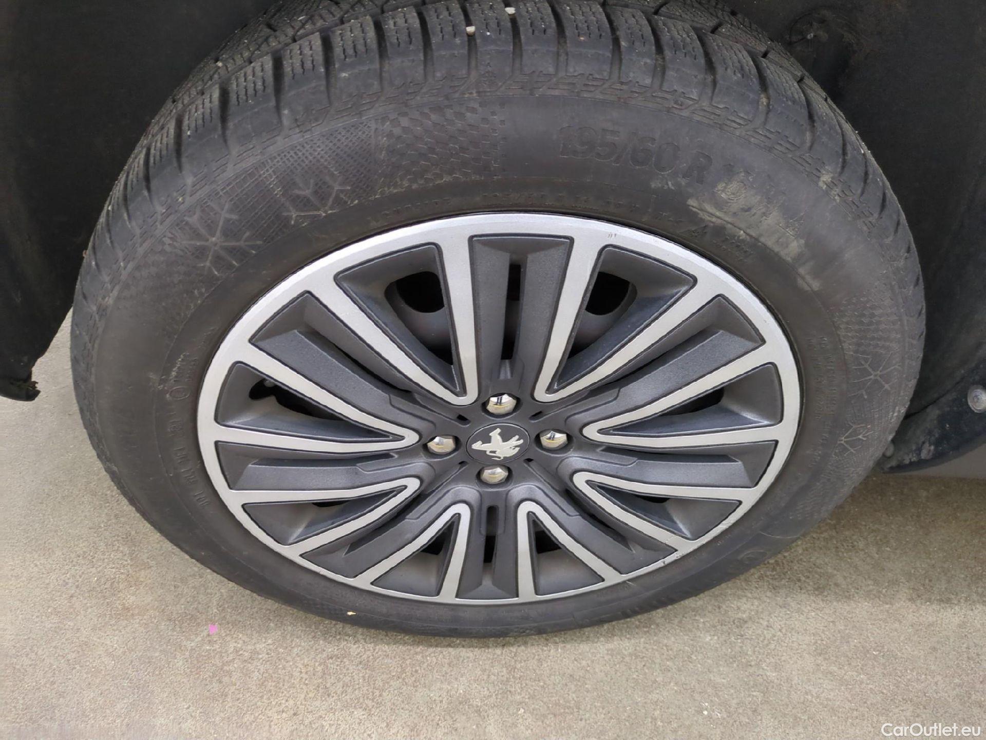  Peugeot  2008  Active Business 1.5 HDi 100CV BVM5 E6dT #30