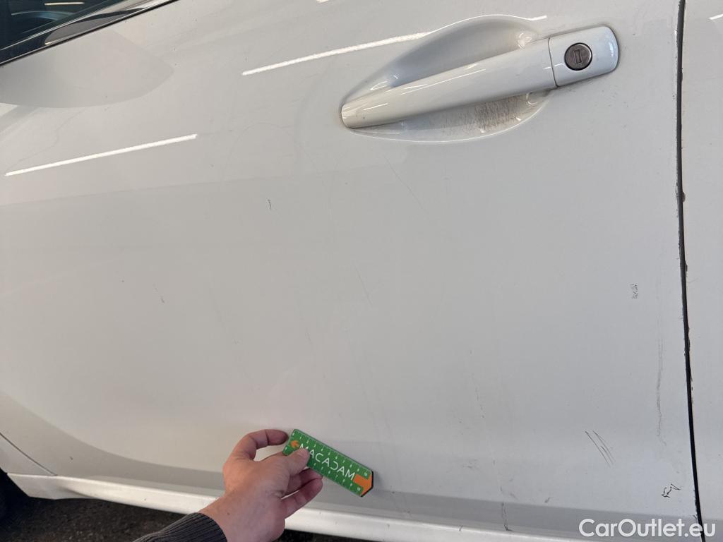  Peugeot  208 PEUGEOT  / 2015 / 5P / Berline &BLUEHDI 100 €6.c S&S ALLURE BUSINESS #23