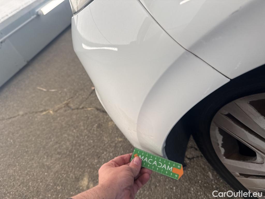  Peugeot  208 PEUGEOT  / 2015 / 5P / Berline &BLUEHDI 100 €6.c S&S ALLURE BUSINESS #5