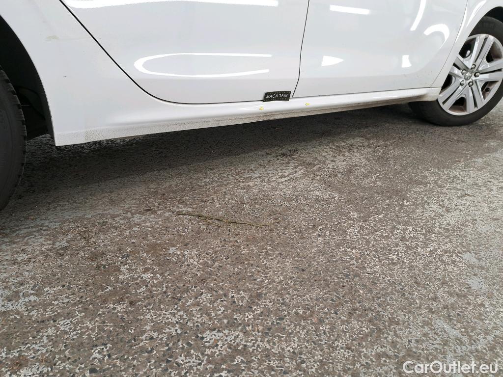  Peugeot  208 PEUGEOT  / 2015 / 5P / Berline &BLUEHDI 100 €6.c S&S ALLURE BUSINESS #18