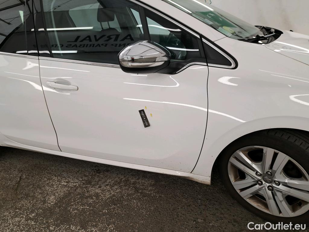  Peugeot  208 PEUGEOT  / 2015 / 5P / Berline &BLUEHDI 100 €6.c S&S ALLURE BUSINESS #28