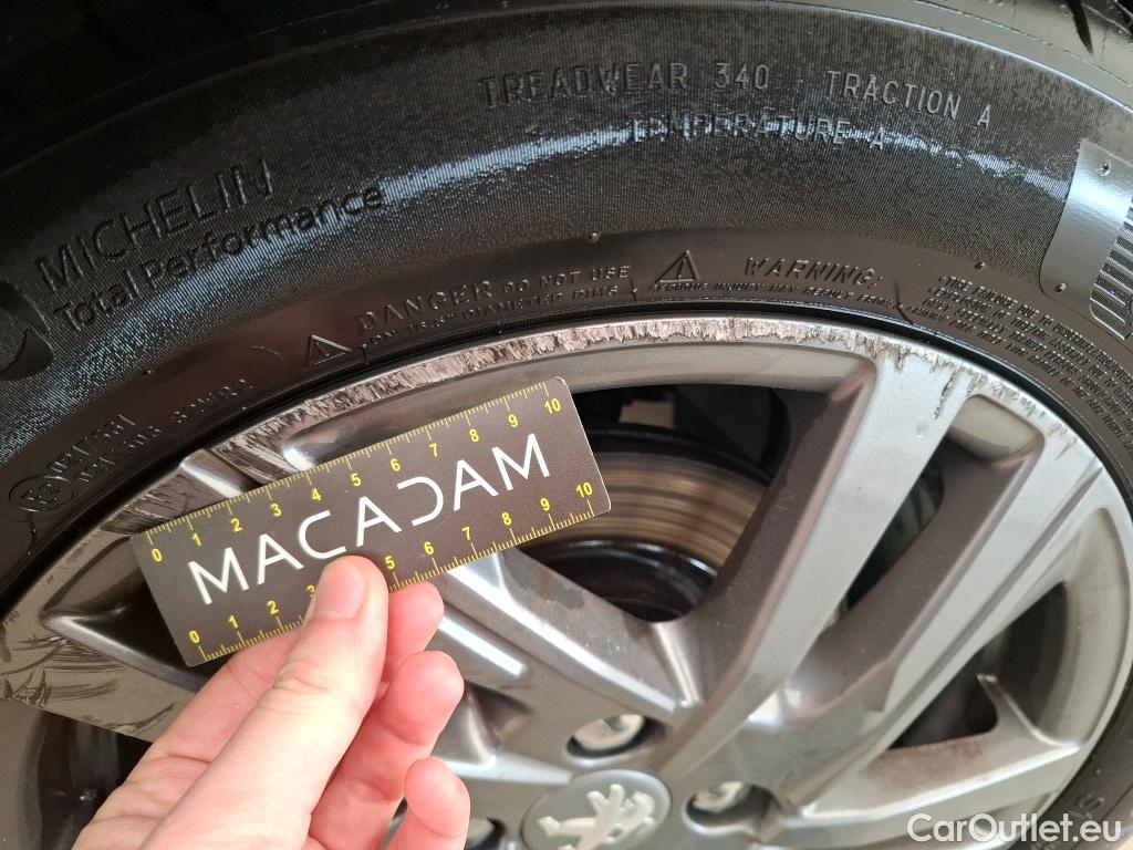  Peugeot  208 PEUGEOT  / 2019 / 5P / Berline Puretech 75 S&S Active Business #13