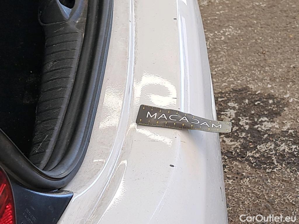  Peugeot  208 PEUGEOT  / 2015 / 5P / Berline &BLUEHDI 100 €6.c S&S ALLURE BUSINESS #8