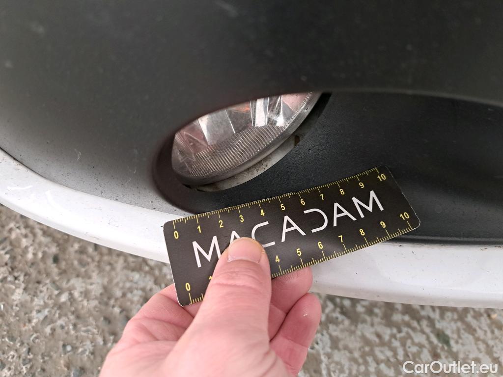  Peugeot  208 PEUGEOT  / 2015 / 5P / Berline &BLUEHDI 100 €6.c S&S ALLURE BUSINESS #31