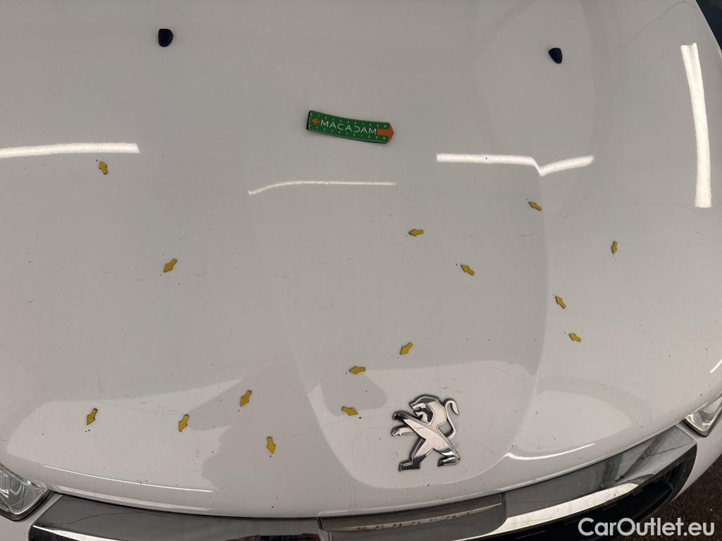  Peugeot  208 PEUGEOT  / 2015 / 5P / Berline &BLUEHDI 100 €6.c S&S ALLURE BUSINESS #9