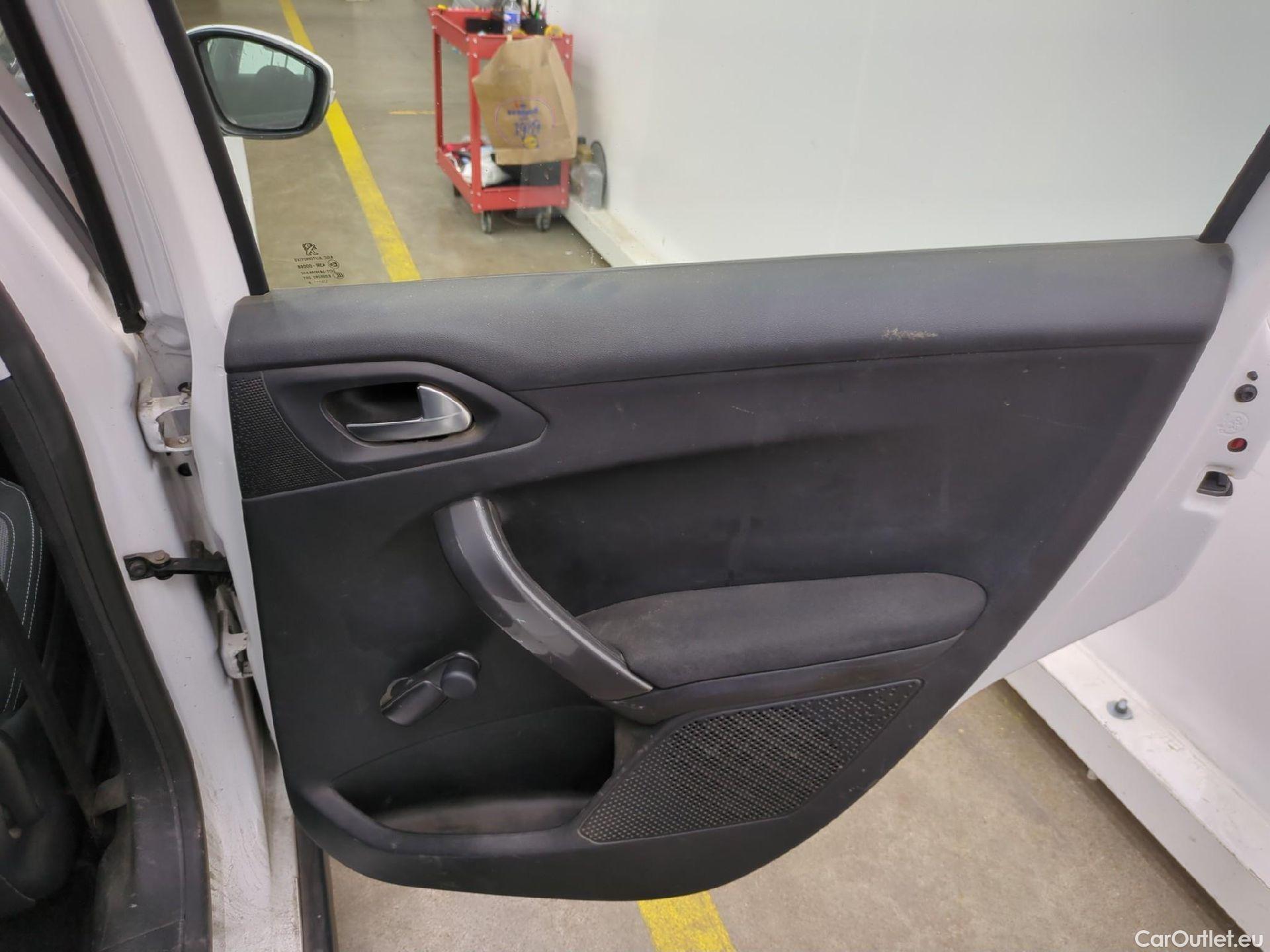  Peugeot  2008  Active Business 1.5 HDi 100CV BVM5 E6dT #36