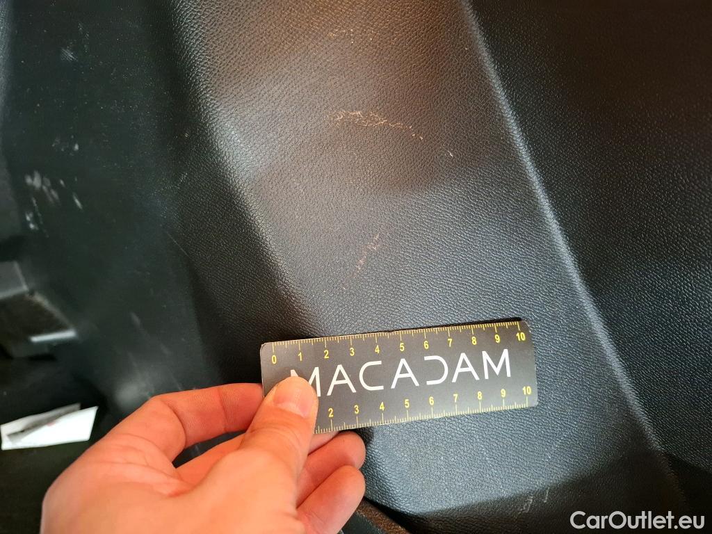  Peugeot  2008 PEUGEOT  / 2019 / 5P / Crossover BLUEHDI 130 S&S EAT8 GT PACK #9