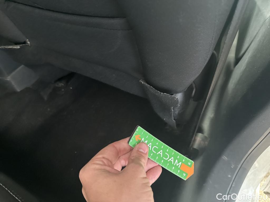  Peugeot  208 PEUGEOT  / 2015 / 5P / Berline &BLUEHDI 100 €6.c S&S ALLURE BUSINESS #19