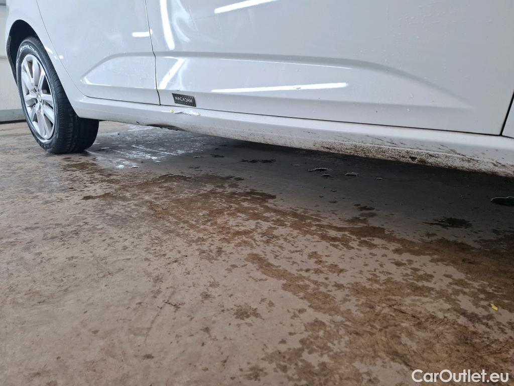  Renault  Megane RENAULT Mégane Société / 2020 / 5P / Berline Air Nav réversible Blue dCi 115 - 21N #2