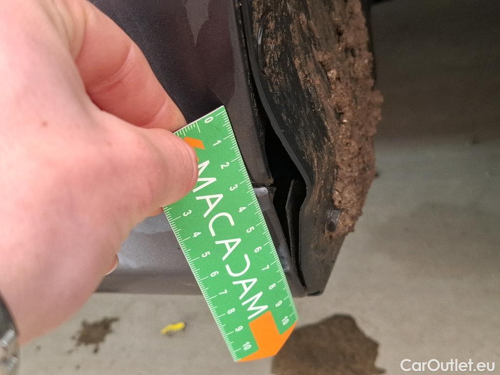  Toyota  Yaris TOYOTA  Hybride / 2019 / 5P / Berline Hybride 114h France Business #56