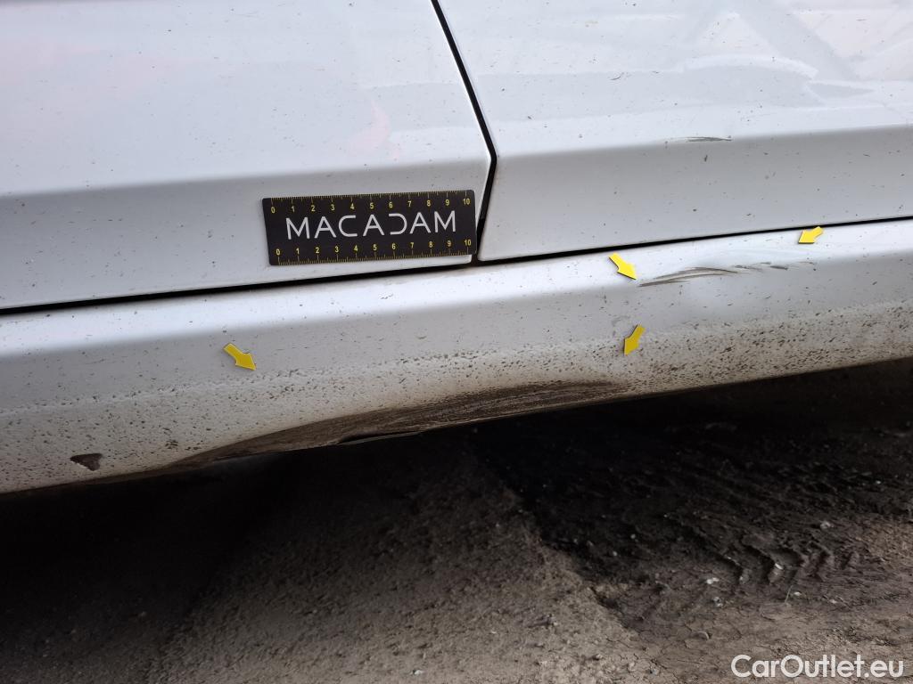  Renault  Megane RENAULT Mégane Société / 2020 / 5P / Berline Air Nav réversible Blue dCi 115 - 21N #11