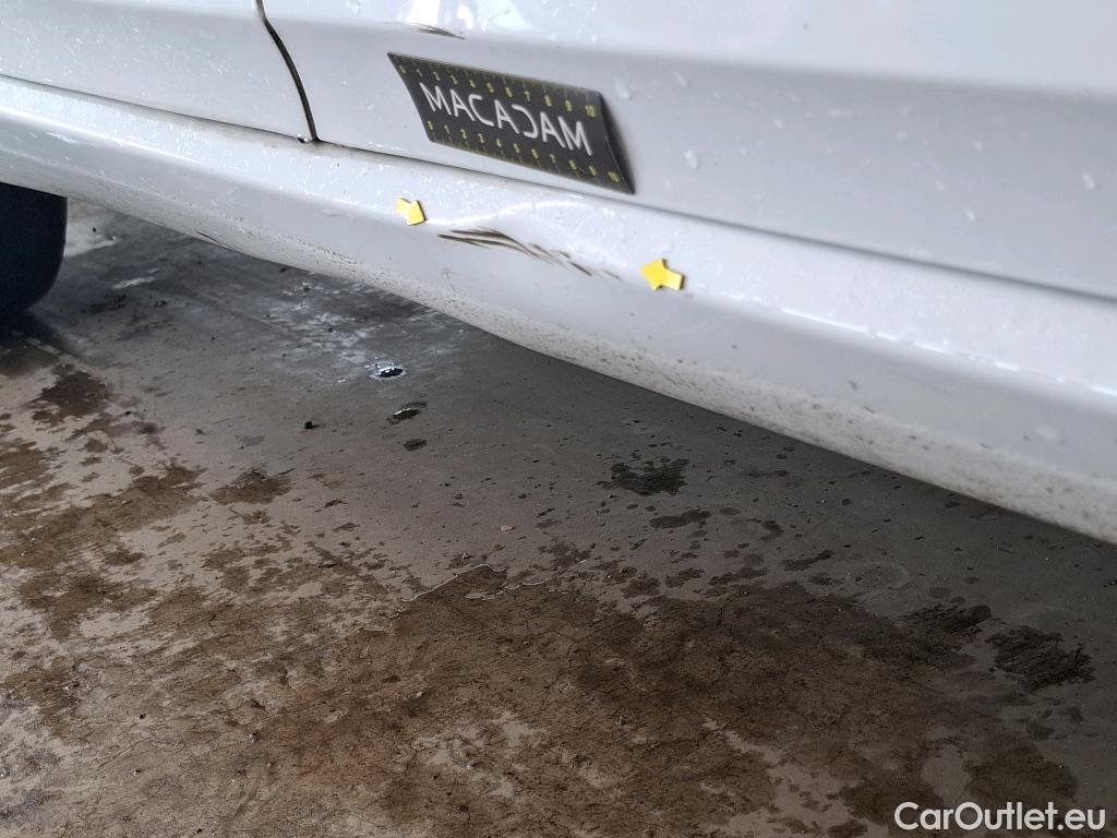  Renault  Megane RENAULT Mégane Société / 2020 / 5P / Berline Air Nav réversible Blue dCi 115 - 21N #6