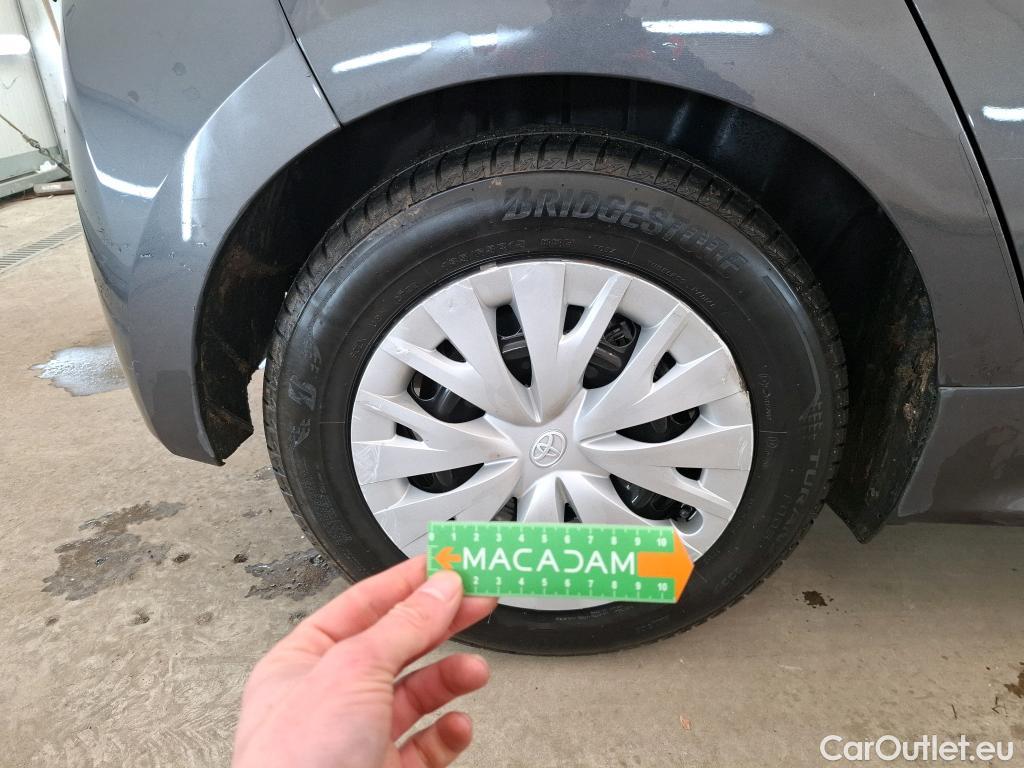  Toyota  Yaris TOYOTA  Hybride / 2019 / 5P / Berline Hybride 114h France Business #46