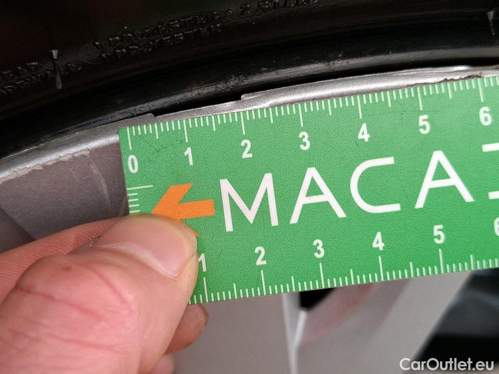  Toyota  Yaris TOYOTA  Hybride / 2019 / 5P / Berline Hybride 114h France Business #40