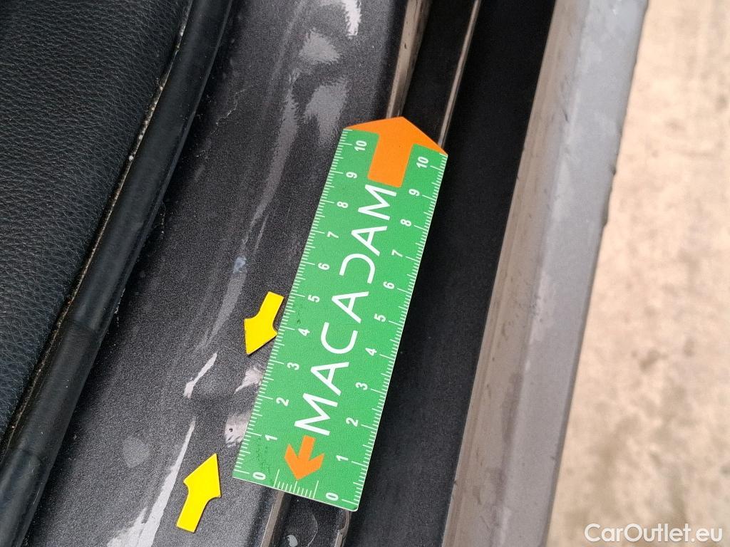  Toyota  Yaris TOYOTA  Hybride / 2019 / 5P / Berline Hybride 114h France Business #32