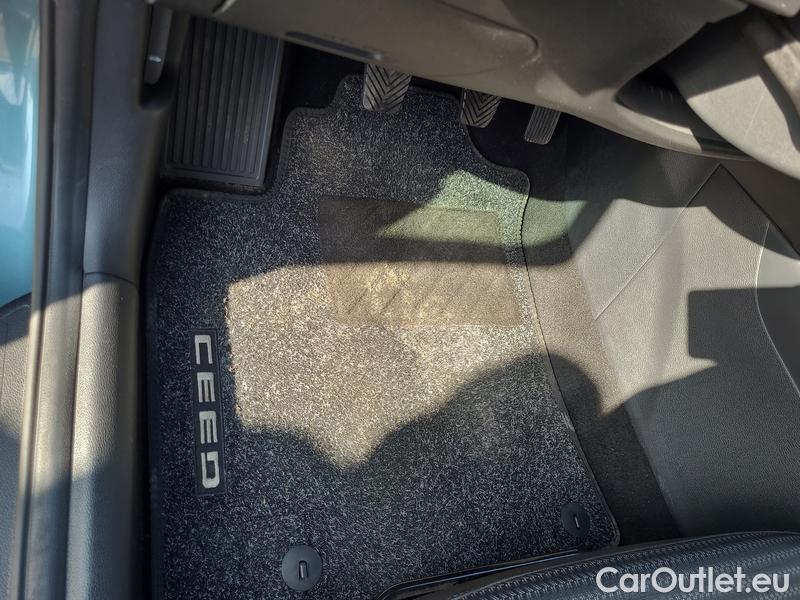  KIA  Cee'd Ceed  (CD) (2018->) Ceed SW 1.5 T-GDI 118 Top #4