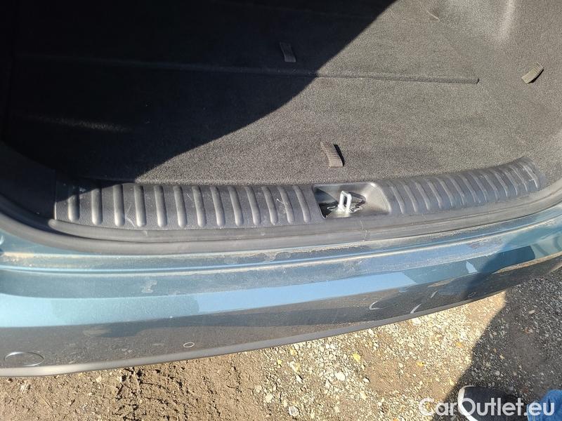  KIA  Cee'd Ceed  (CD) (2018->) Ceed SW 1.5 T-GDI 118 Top #9