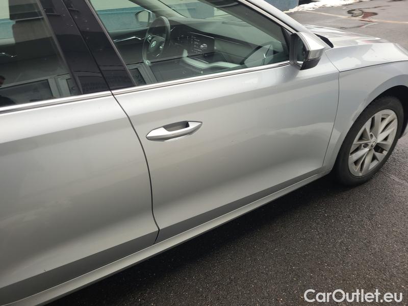  Skoda  Octavia  Combi (NX3)(2020) Oct.Combi 2.0TDI 110 Style AT #19