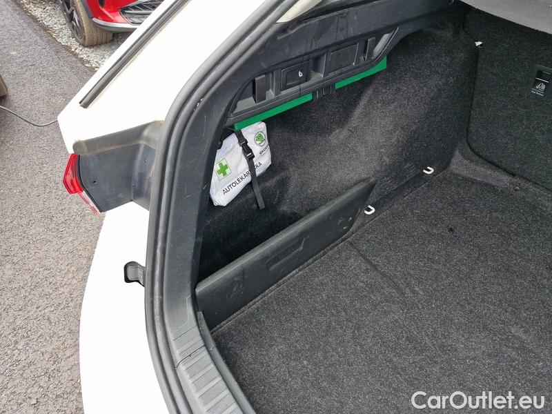  Skoda  Octavia  Combi (NX3)(2020) Oct.Combi 2.0TDI 85 Style #16