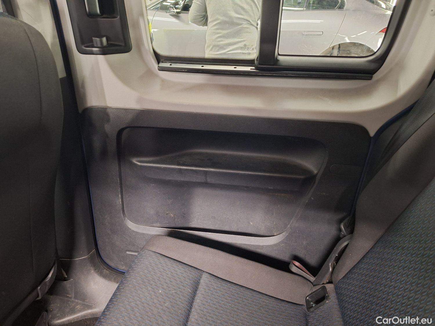  Volkswagen  Caddy VW,  '15, Volkswagen  1.4 TGi 81kW BMT Family 5d  #57