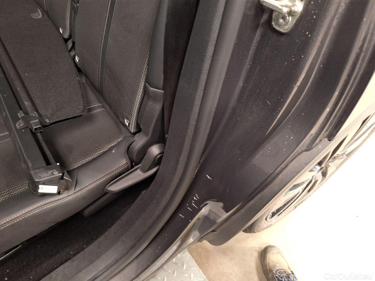  Peugeot  5008 Peugeot,  FL'20, Peugeot  1.5 BlueHDi 96kW S&S EAT8 GT 5d #37