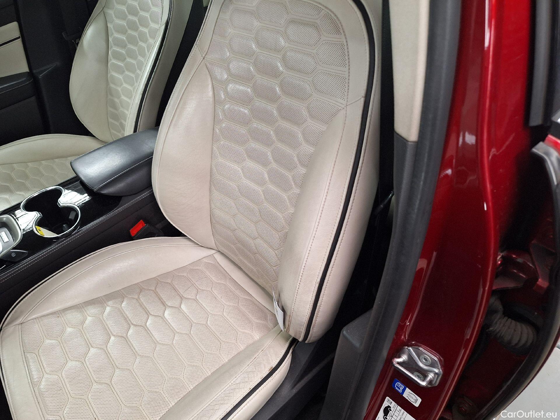  Ford  Mondeo Ford,  5d '14, Ford  2.0TDCi 110kW Vignale 4d #27