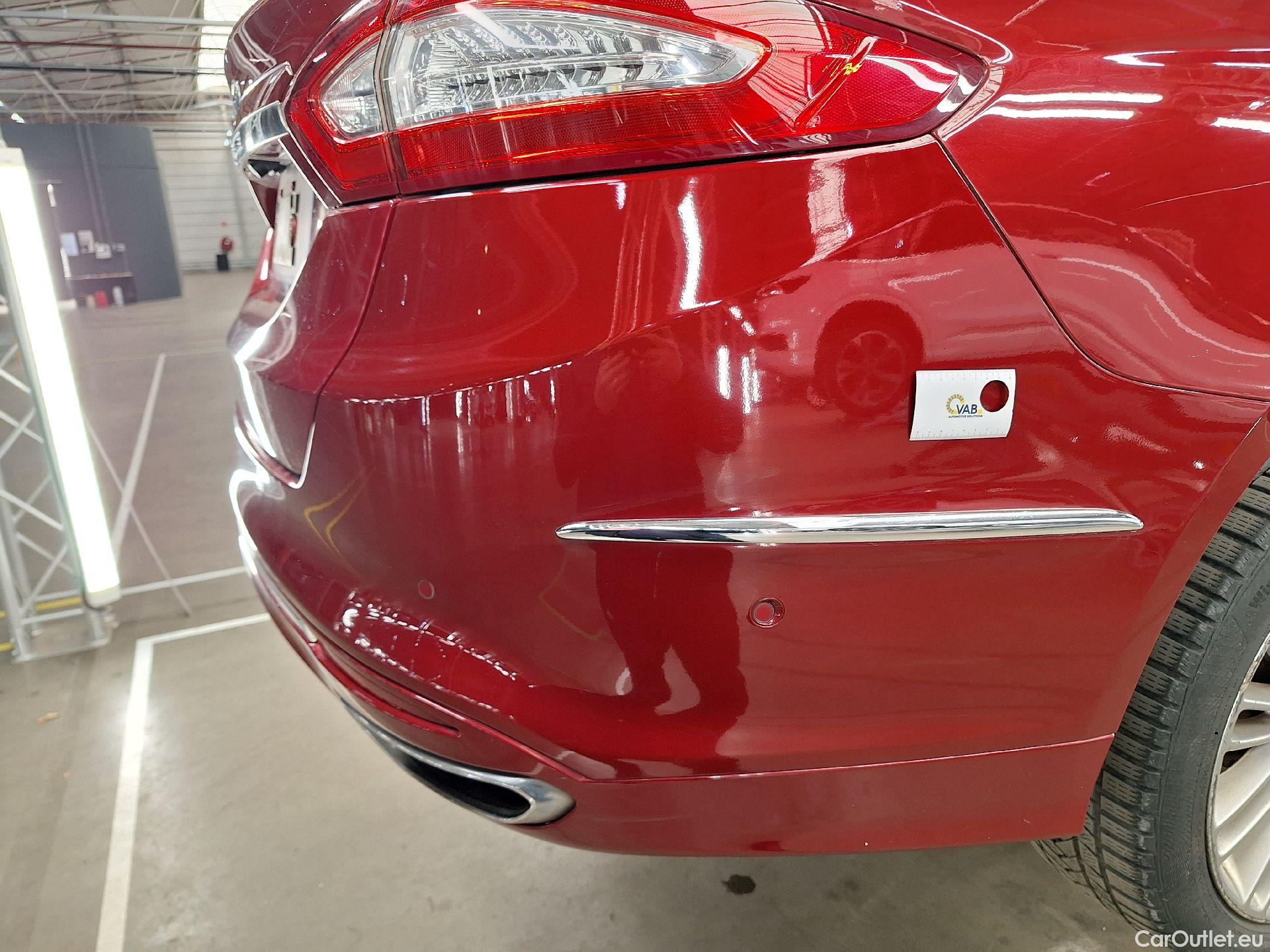  Ford  Mondeo Ford,  5d '14, Ford  2.0TDCi 110kW Vignale 4d #38