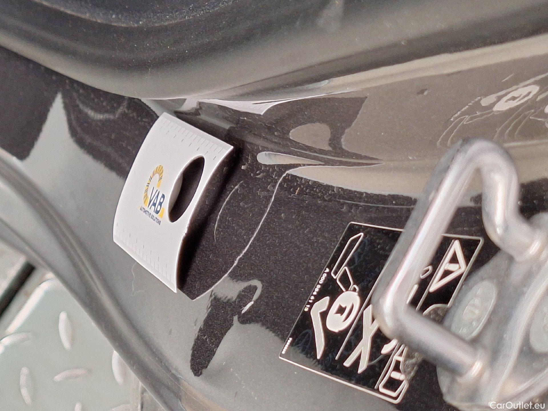  Mercedes  GLB Mercedes,  '19, Mercedes-Benz   180 d Business Solution 5d #8