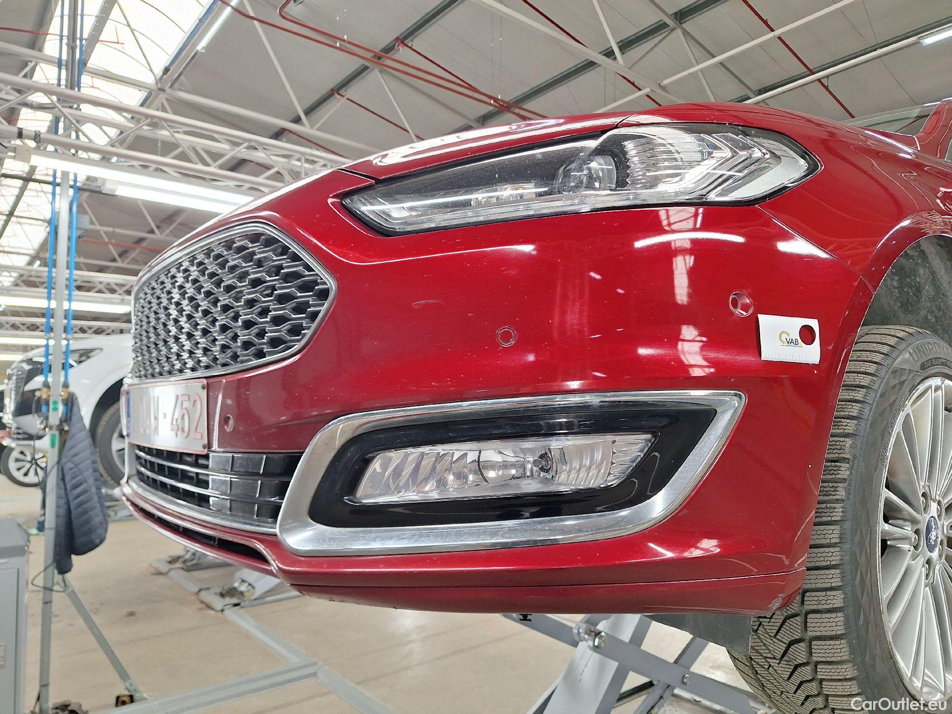  Ford  Mondeo Ford,  5d '14, Ford  2.0TDCi 110kW Vignale 4d #52