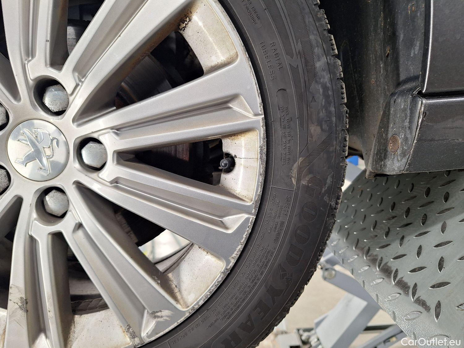  Peugeot  308 Peugeot,  SW FL'17, Peugeot  SW 1.5 BlueHDi 130 S&S EAT8 Allure 5d #23