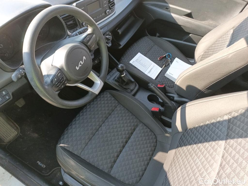  KIA  Rio KIA  / 2020 / 5P / berlina con portón 1.2 DPi 62kW (84CV) Concept #9