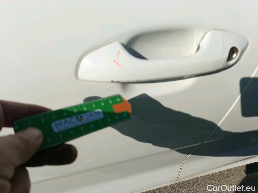  KIA  Rio KIA  / 2020 / 5P / berlina con portón 1.2 DPi 62kW (84CV) Concept #22