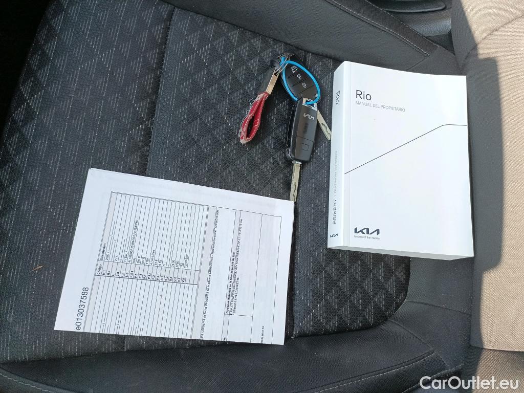 KIA  Rio KIA  / 2020 / 5P / berlina con portón 1.2 DPi 62kW (84CV) Concept #16