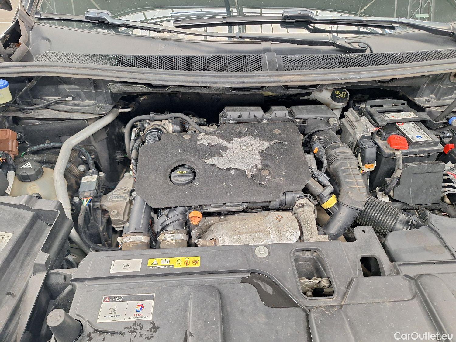  Peugeot  5008 Peugeot,  '16, Peugeot  1.5 BlueHDi 96kW S&S EAT8 GT Line 5d #64