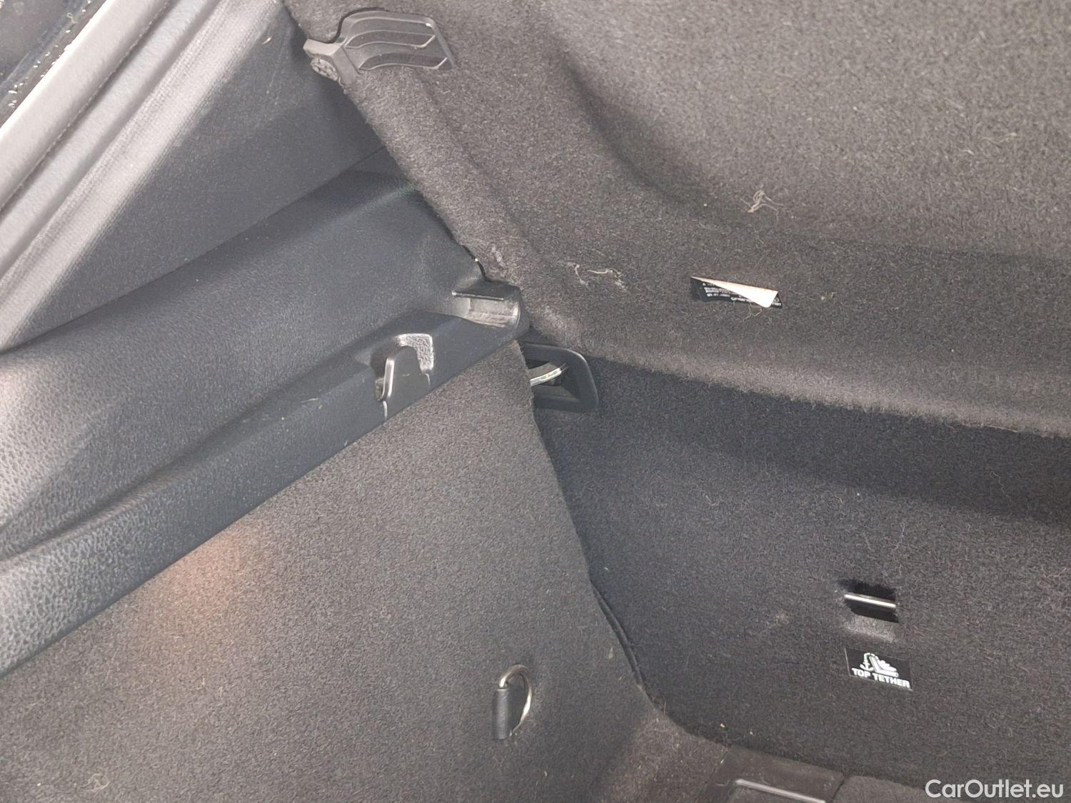  Mercedes  A-Klasse Mercedes, A-Class '18, Mercedes-Benz  A 180 d 5d #44