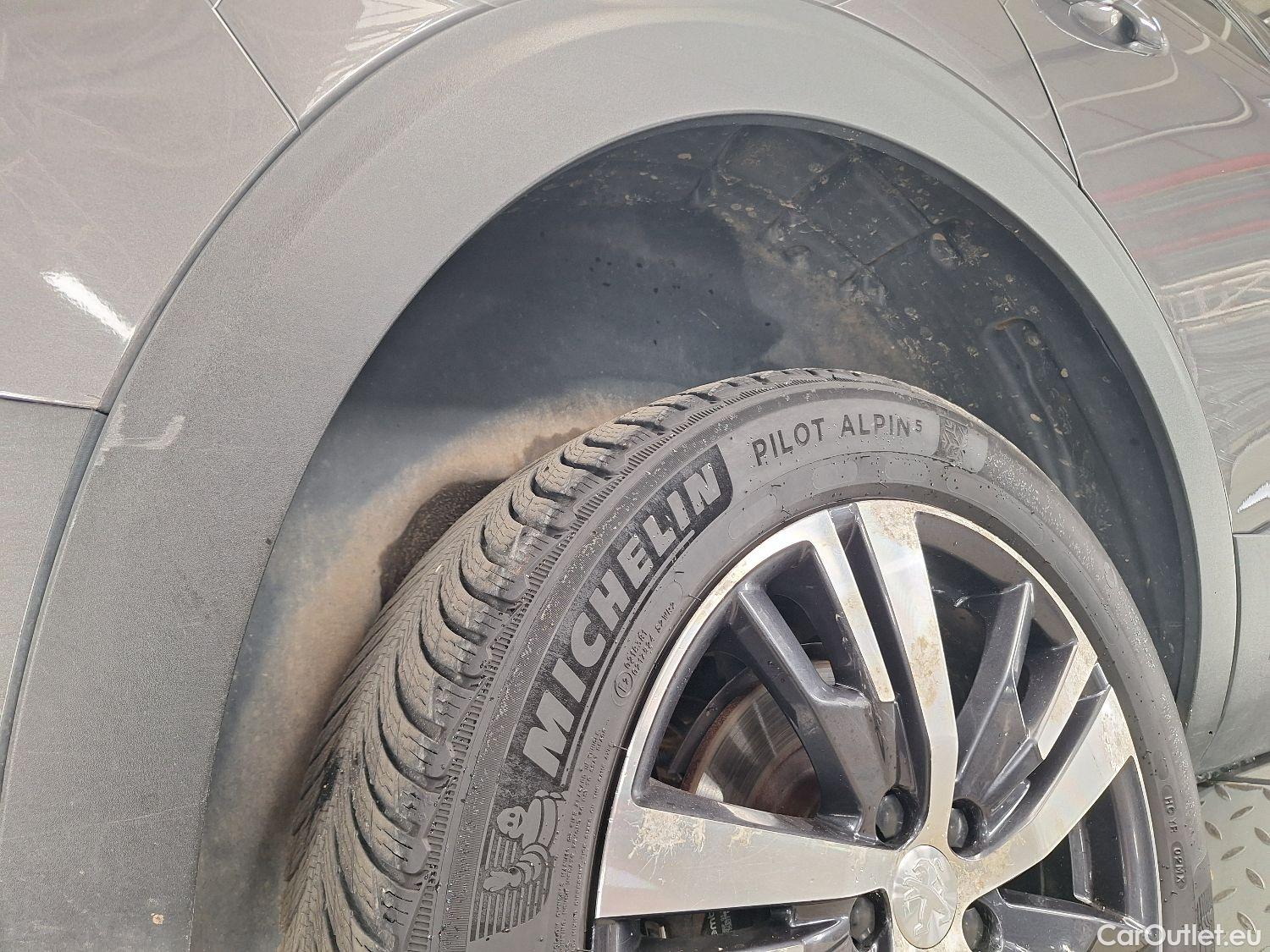  Peugeot  5008 Peugeot,  '16, Peugeot  1.5 BlueHDi 96kW S&S EAT8 GT Line 5d #17