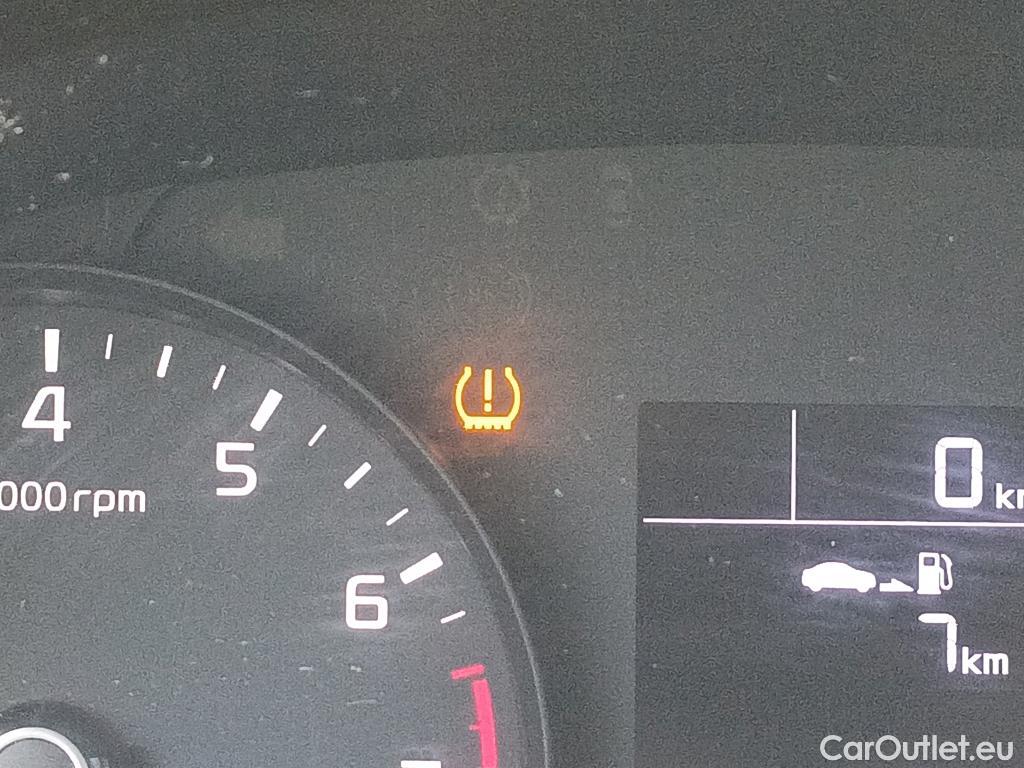  KIA  Rio KIA  / 2020 / 5P / berlina con portón 1.2 DPi 62kW (84CV) Concept #24