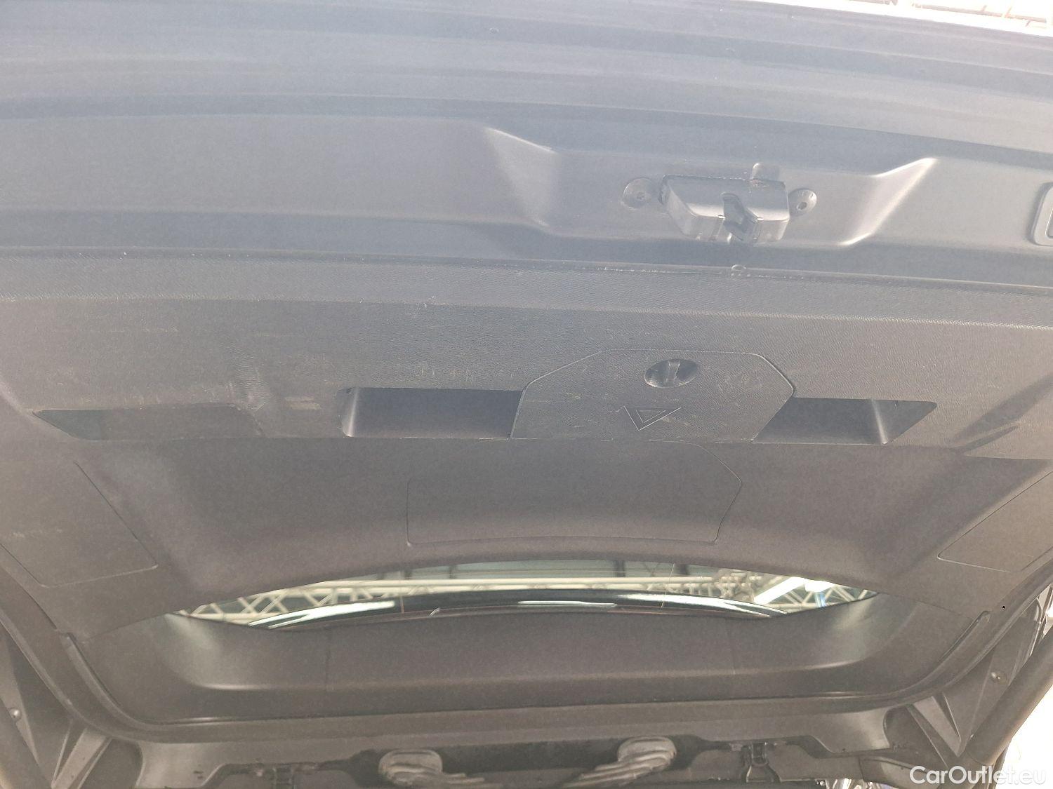  Peugeot  5008 Peugeot,  '16, Peugeot  1.5 BlueHDi 96kW S&S EAT8 GT Line 5d #50