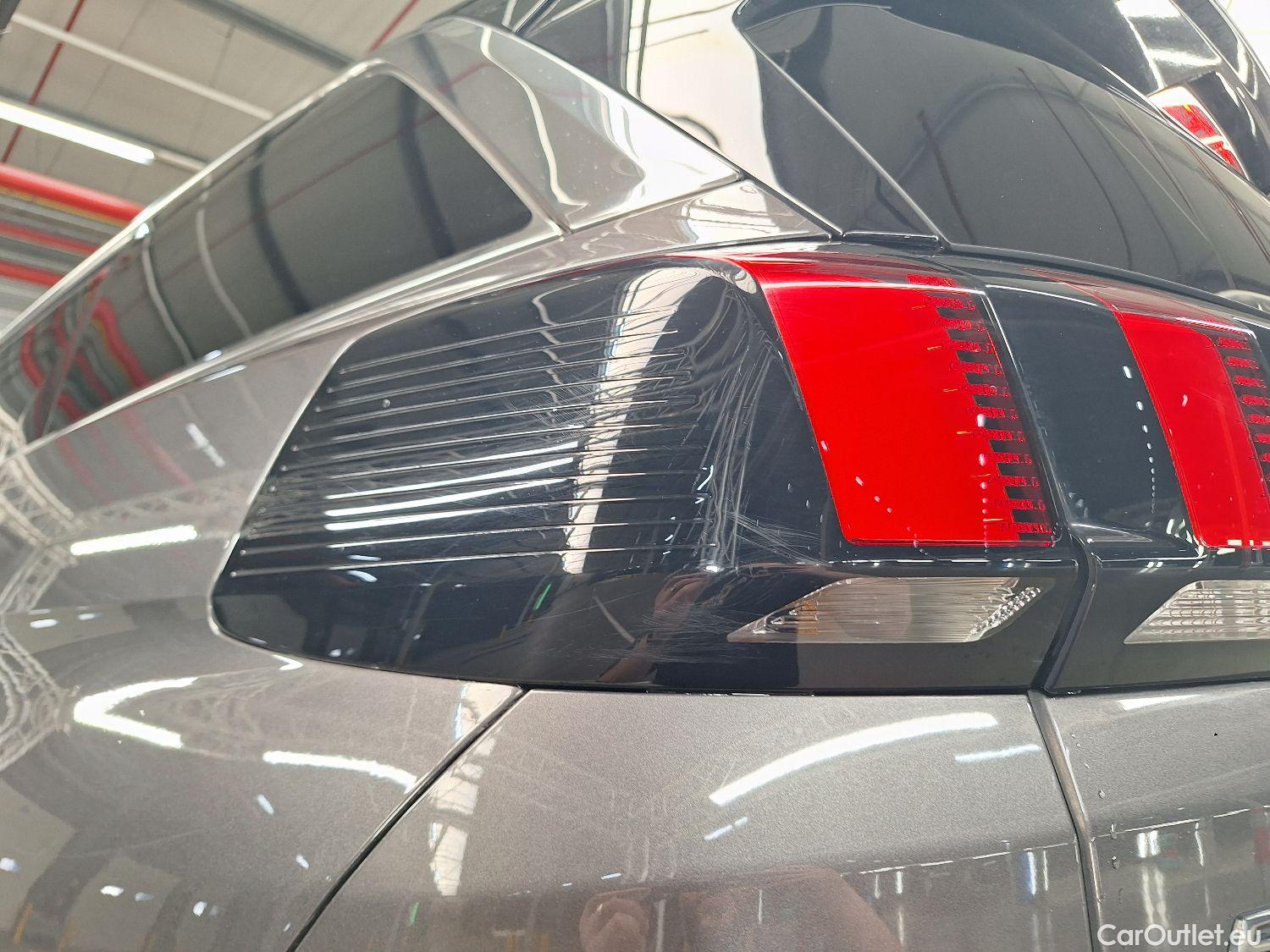  Peugeot  5008 Peugeot,  '16, Peugeot  1.5 BlueHDi 96kW S&S EAT8 GT Line 5d #31