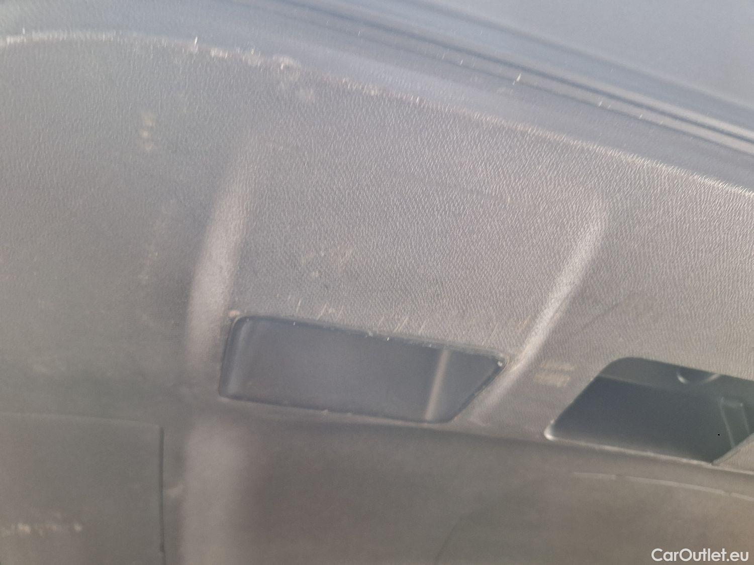  Peugeot  5008 Peugeot,  '16, Peugeot  1.5 BlueHDi 96kW S&S EAT8 GT Line 5d #51