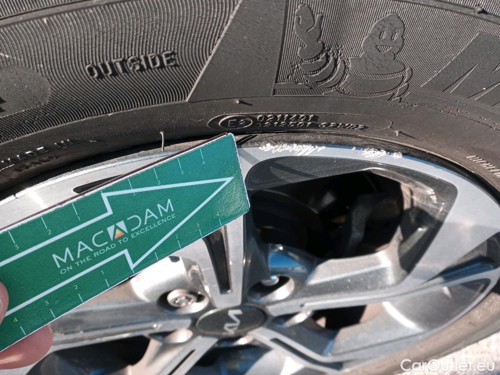  KIA  XCeed KIA  1.0 T-GDi Drive 88kW (120CV) #3