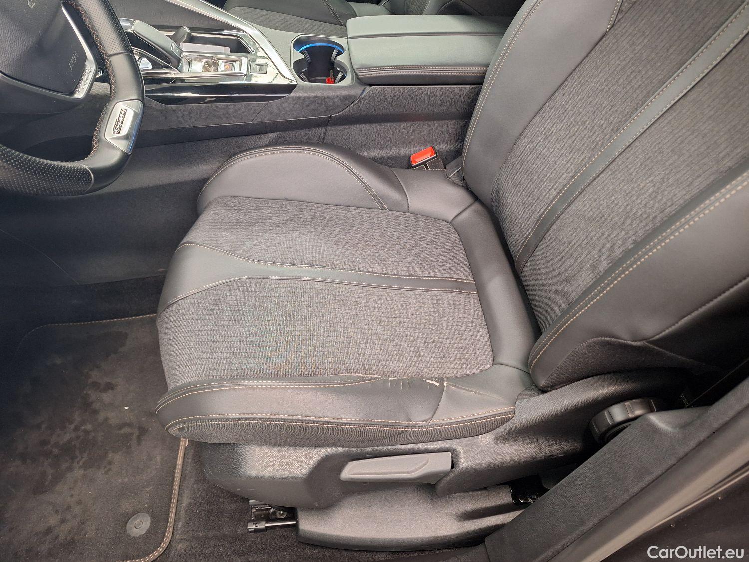  Peugeot  5008 Peugeot,  '16, Peugeot  1.5 BlueHDi 96kW S&S EAT8 GT Line 5d #58