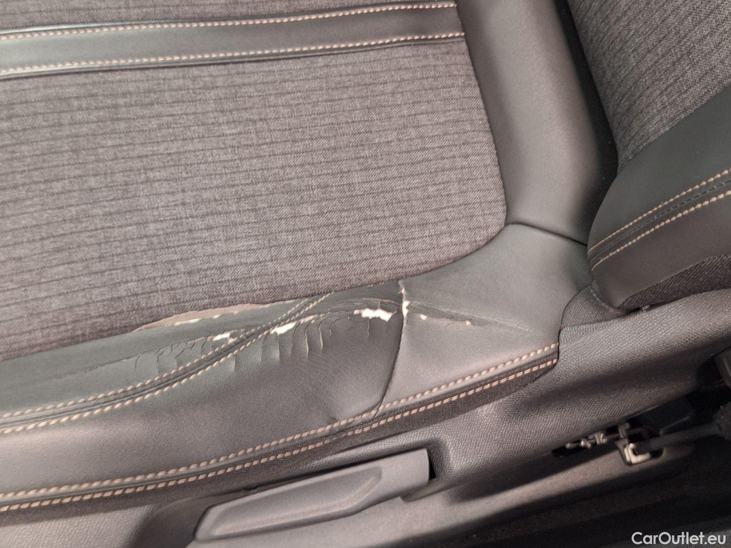  Peugeot  5008 Peugeot,  '16, Peugeot  1.5 BlueHDi 96kW S&S EAT8 GT Line 5d #59