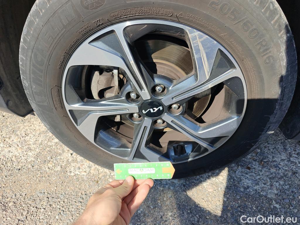  KIA  XCeed KIA  1.0 T-GDi Drive 88kW (120CV) #9