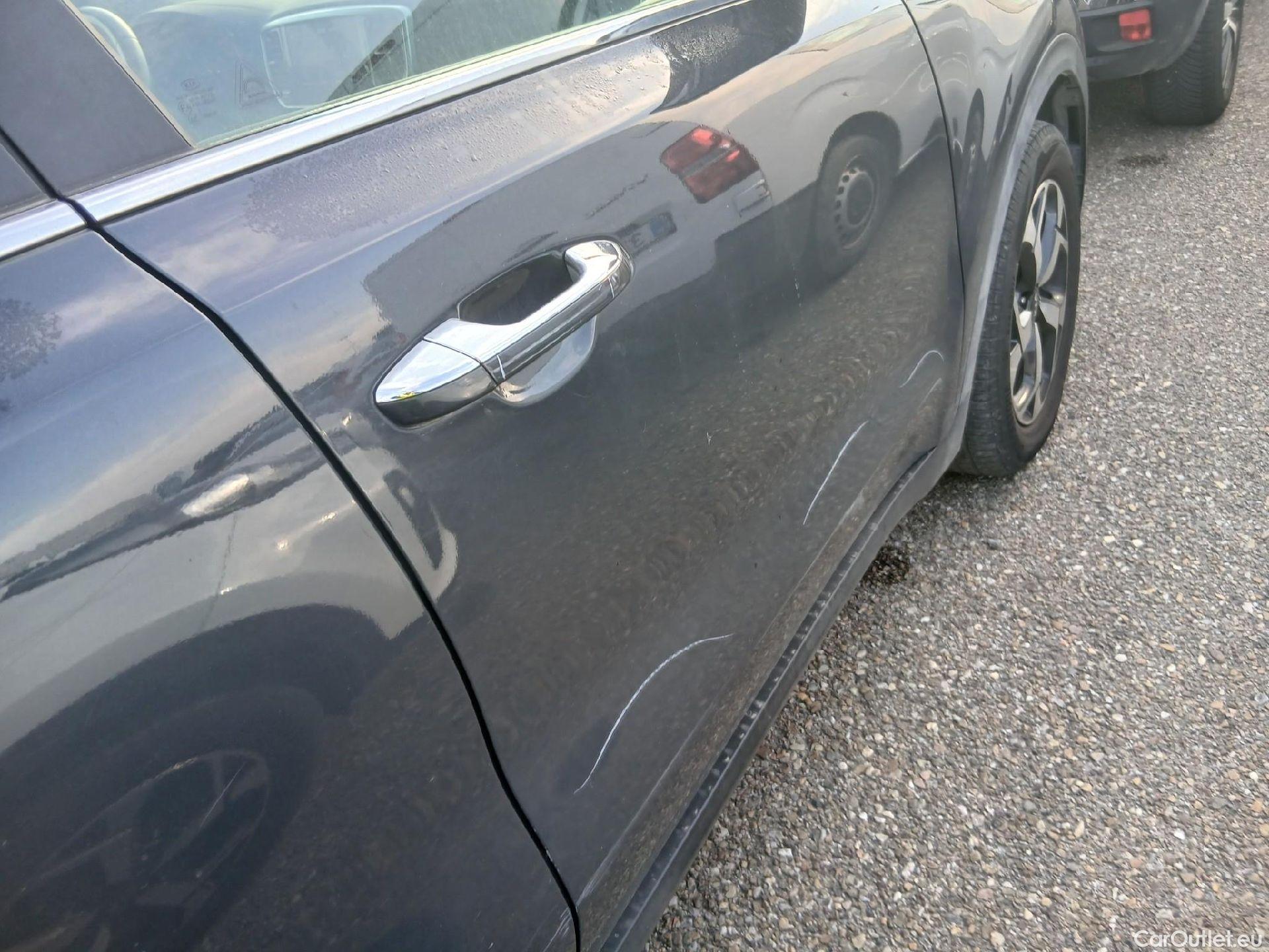  KIA  Sportage KIA  1.6MHEV Drive 100kW(136CV) 4x2(Crist Tintados)(CX) #20