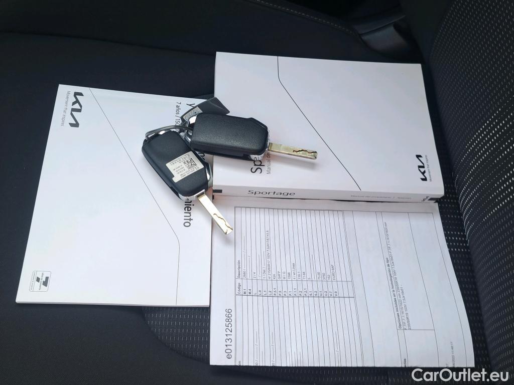  KIA  Sportage KIA  / 2022 / 5P / todoterreno 1.6 T-GDi 110kW (150CV) Drive 4x2 #8