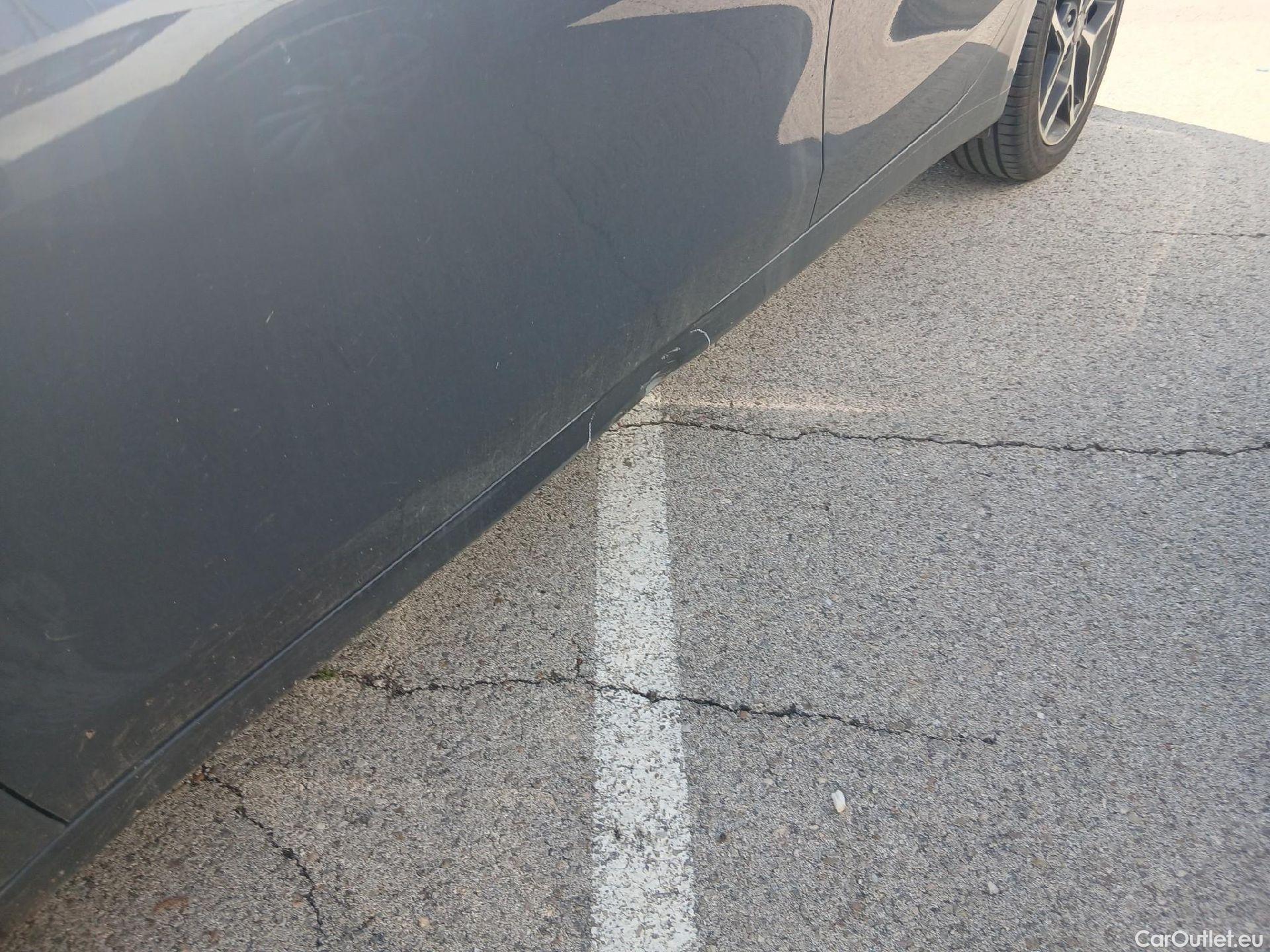  KIA  Cee'd KIA Ceed / 2021 / 5P / berlina con portón 1.5 MHEV 118kW (160CV) Tech DCT #6