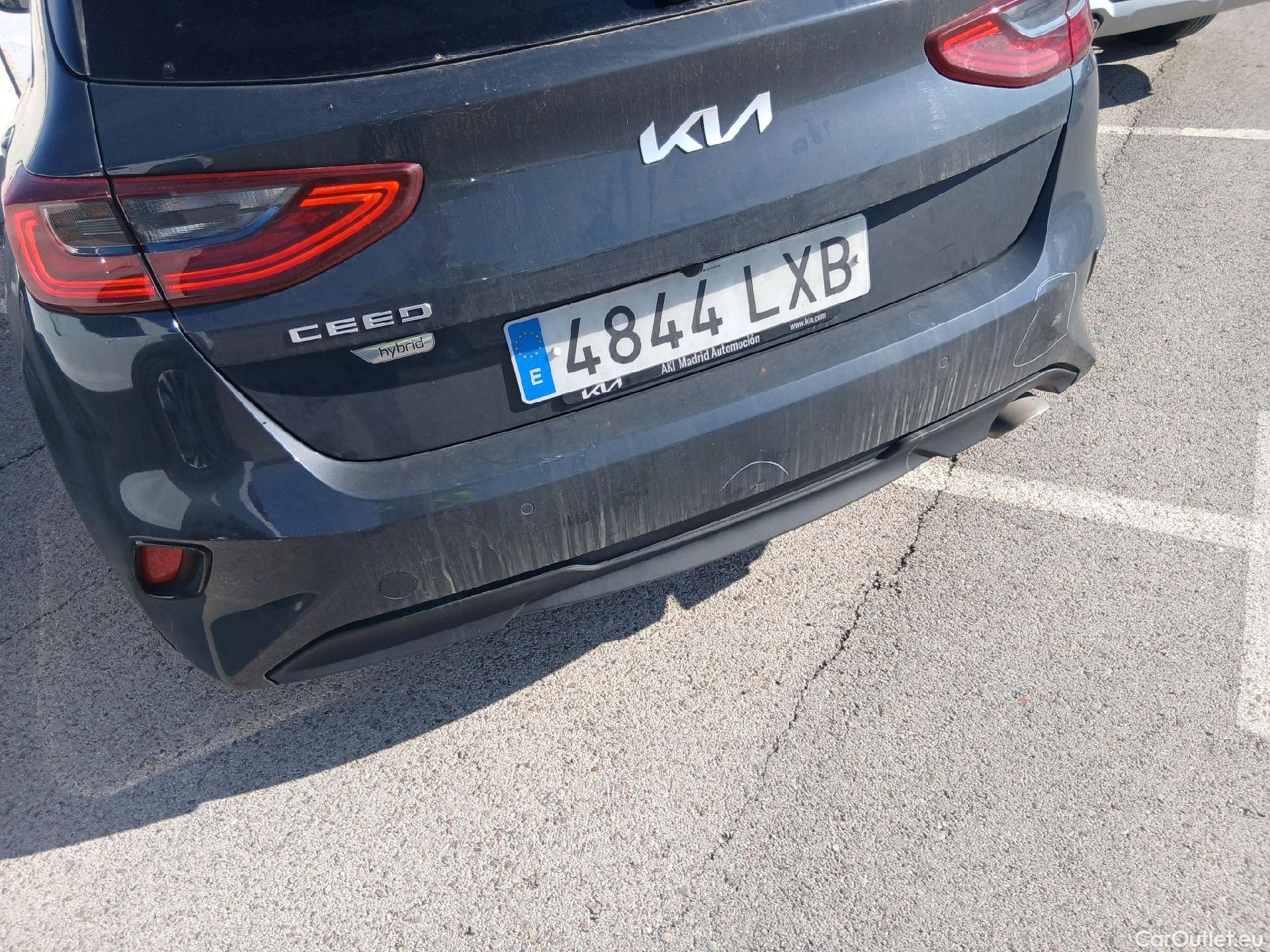  KIA  Cee'd KIA Ceed / 2021 / 5P / berlina con portón 1.5 MHEV 118kW (160CV) Tech DCT #10