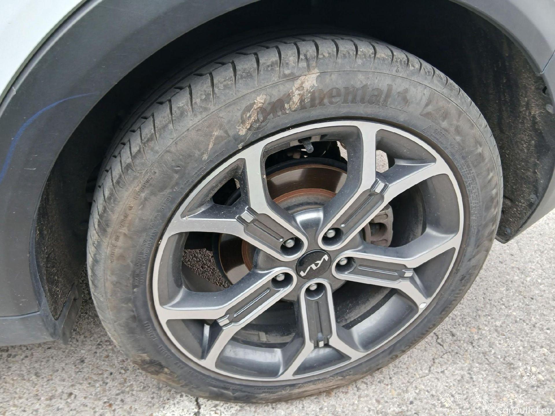  KIA  XCeed KIA  1.5 MHEV iMT Tech 118kW (160CV) #16